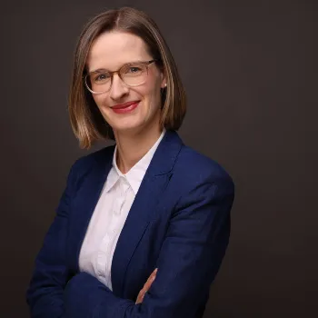 Pia	Lorenz